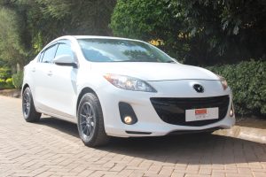 MAZDA AXELA.