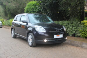 MAZDA VERISA.