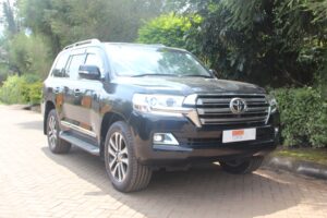 TOYOTA LANDCRUISER V8.