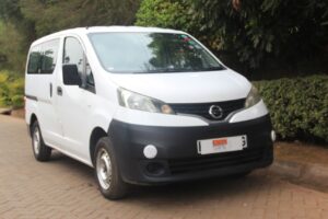 NISSAN NV200.