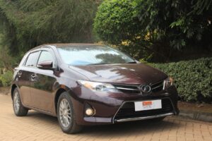 TOYOTA AURIS.