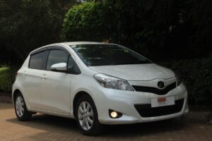 TOYOTA VITZ.