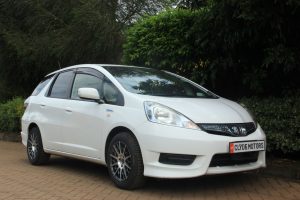HONDA FIT SHUTTLE.