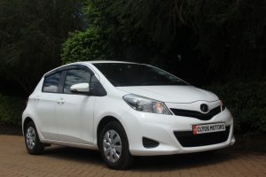 TOYOTA VITZ.